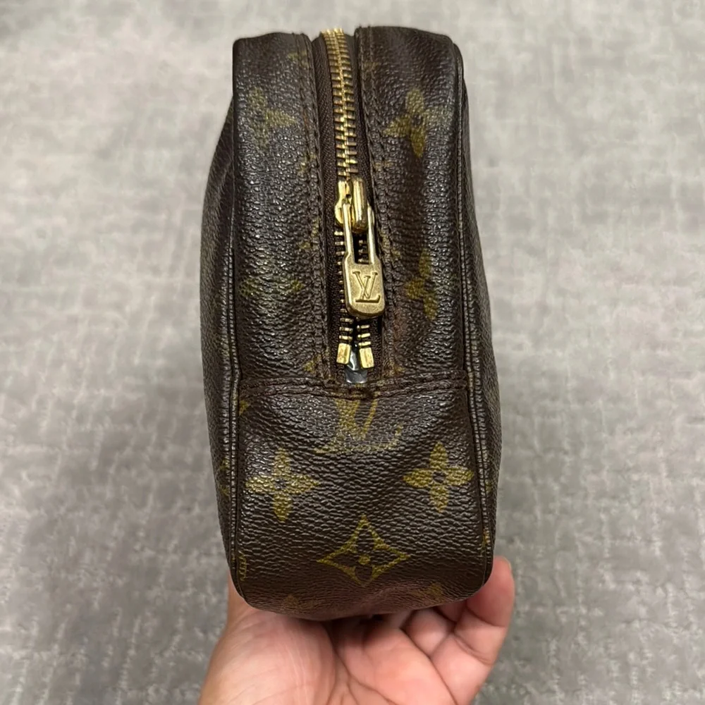 Louis Vuitton Brown Monogram Toiletry Bag - Picture 4 of 11